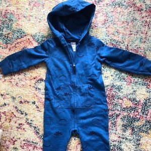 Carter’s Hooded Jumpsuit - size 18M